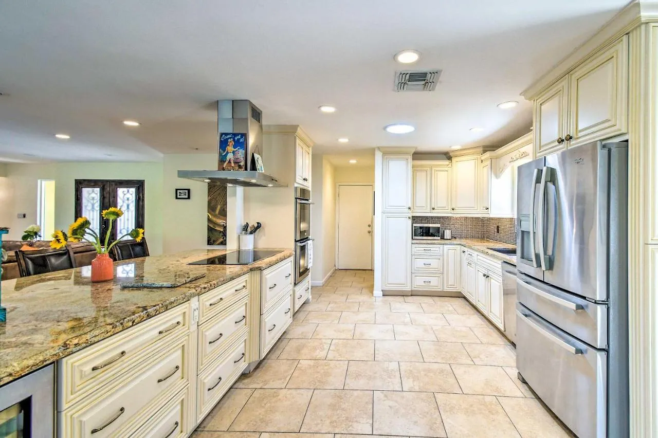 Scottsdale Oasis With Private Pool And Hot Tub! Villa
